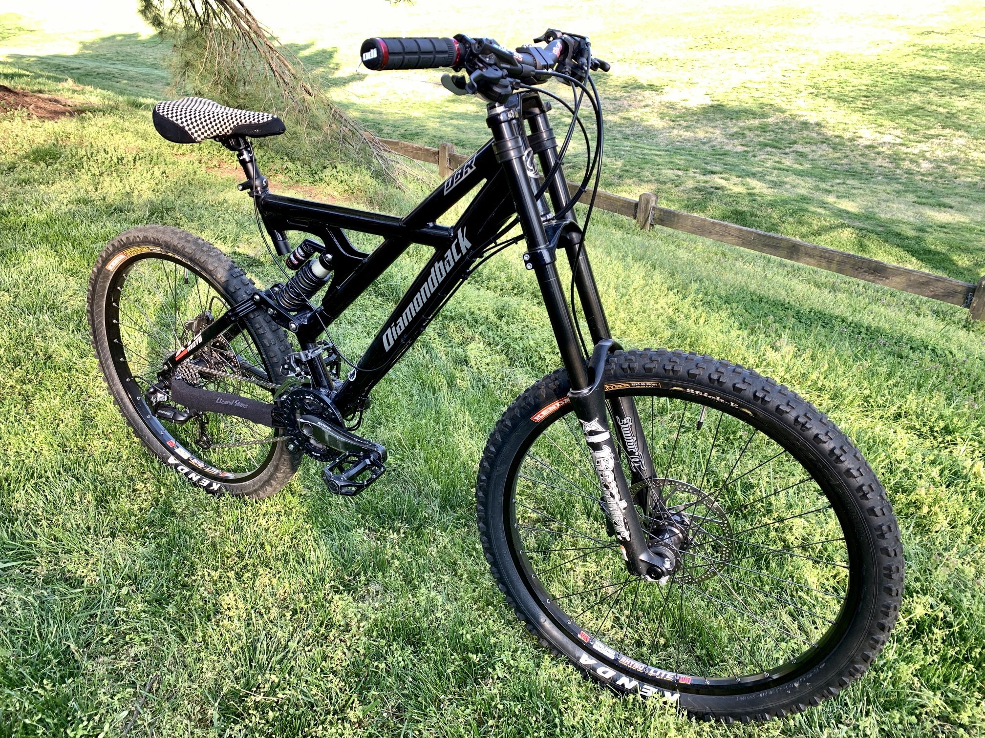 Diamondback DBR XTS Moto Downhill MTB DH FR Frame Up Build Marzocchi Saint XT