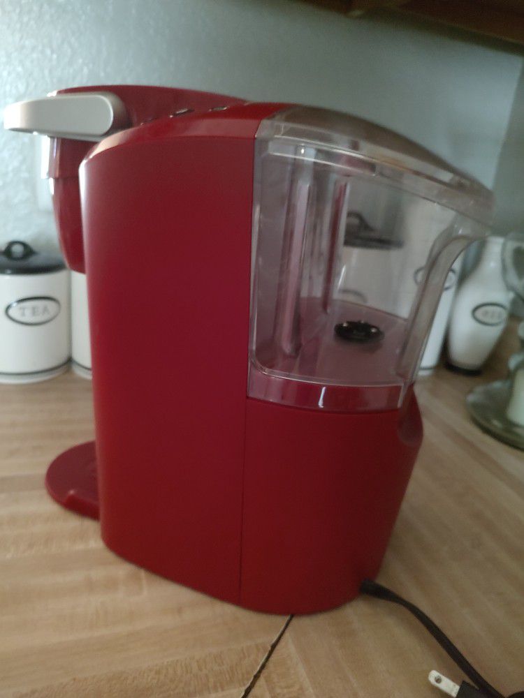 Red Keurig K-Compact Single-Serve Keurig Coffee Maker

