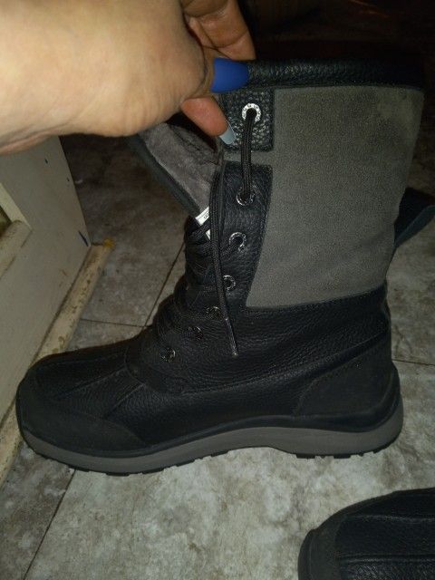 New Without Tags.. UGG Boots Size 8