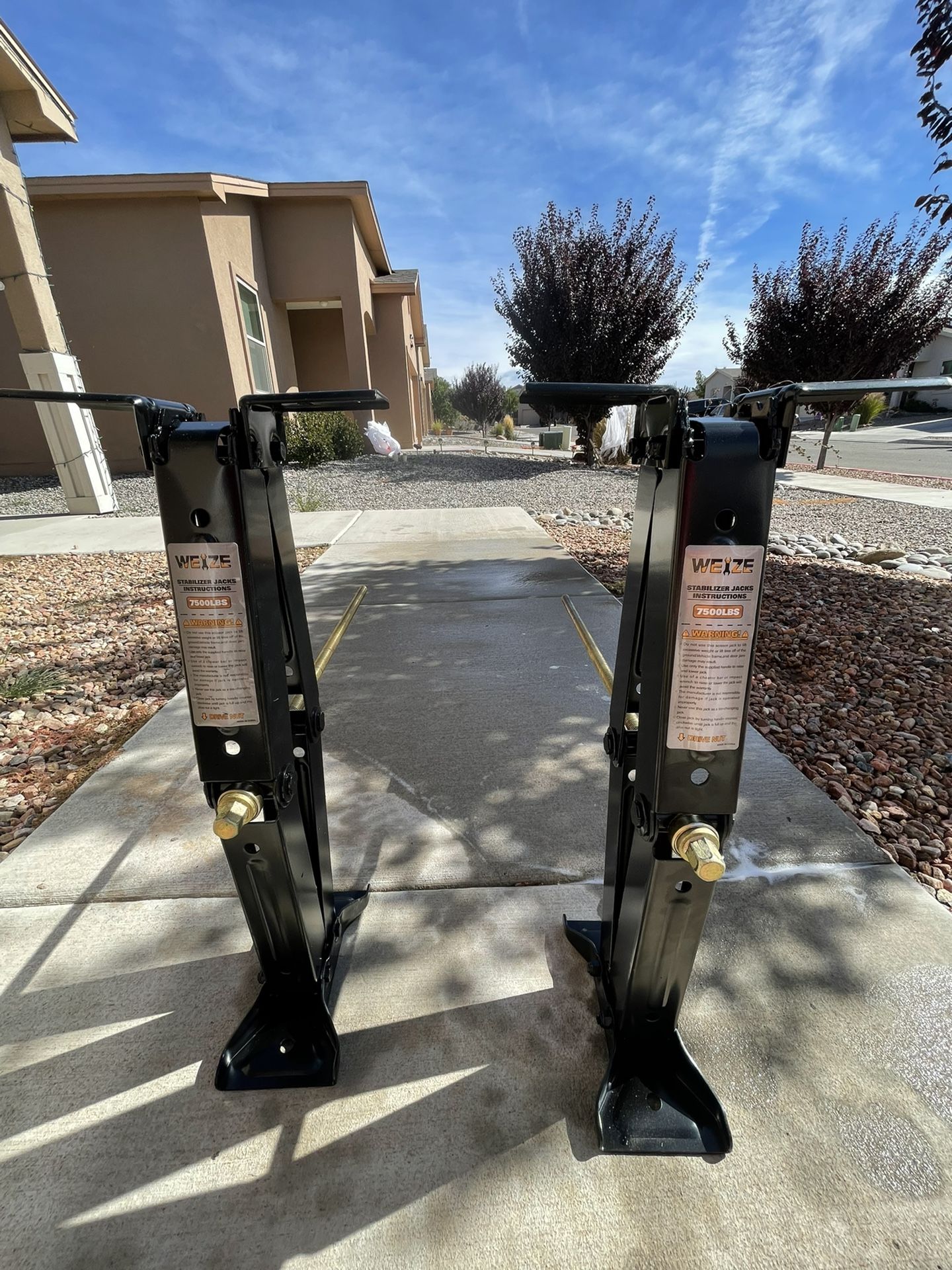 WEIZE Camper RV Trailer Stabilizer Leveling Scissor Jacks with Handle -24"- 7500lbs - Set of 2
