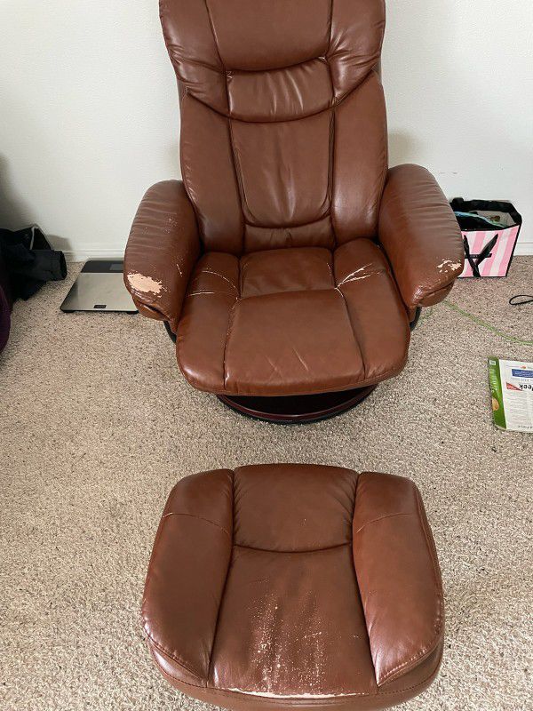 2 Chairs with 2 ottomans for $50 both