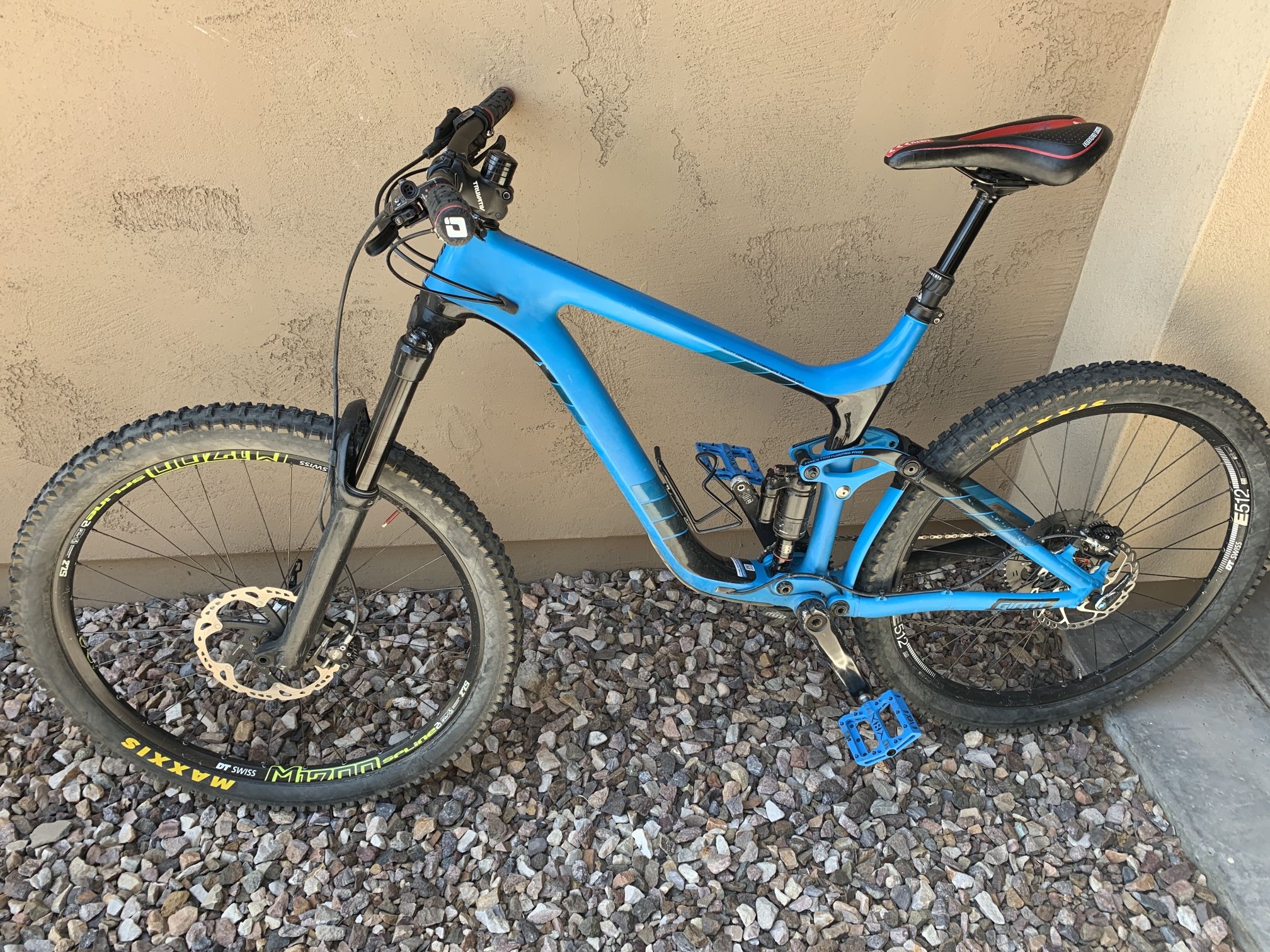 Carbon Full Suspension Mountain Bike
