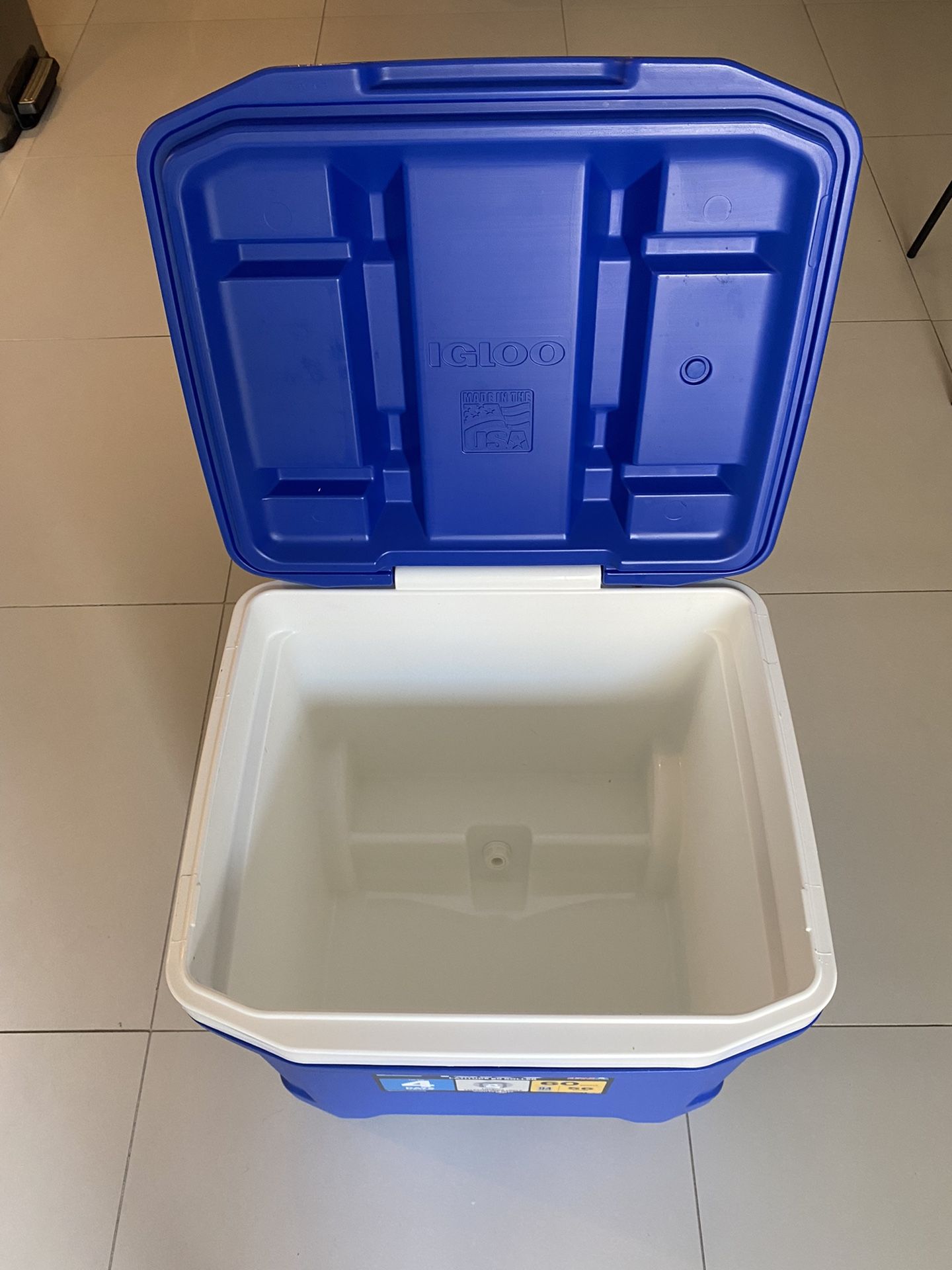 Igloo Cooler Latitude 60 Roller