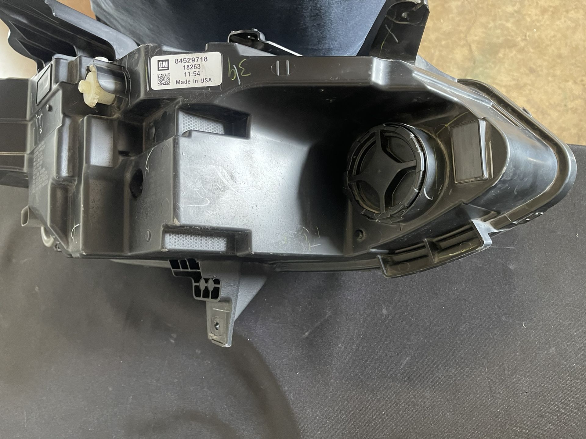 chevy camaro 2019-2021 lh headlight