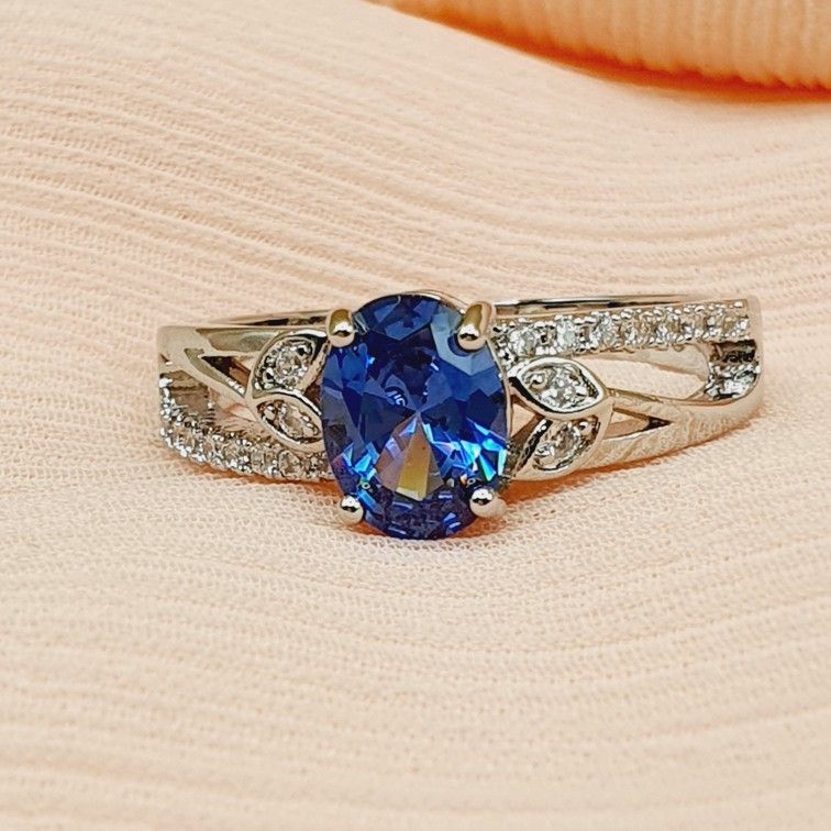 "Refine Oval Pure Zircon Romantic Silver Elegant Rings for Women, PD590