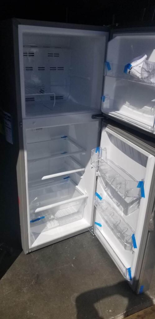 Refrigerator marca kenmore nuevo