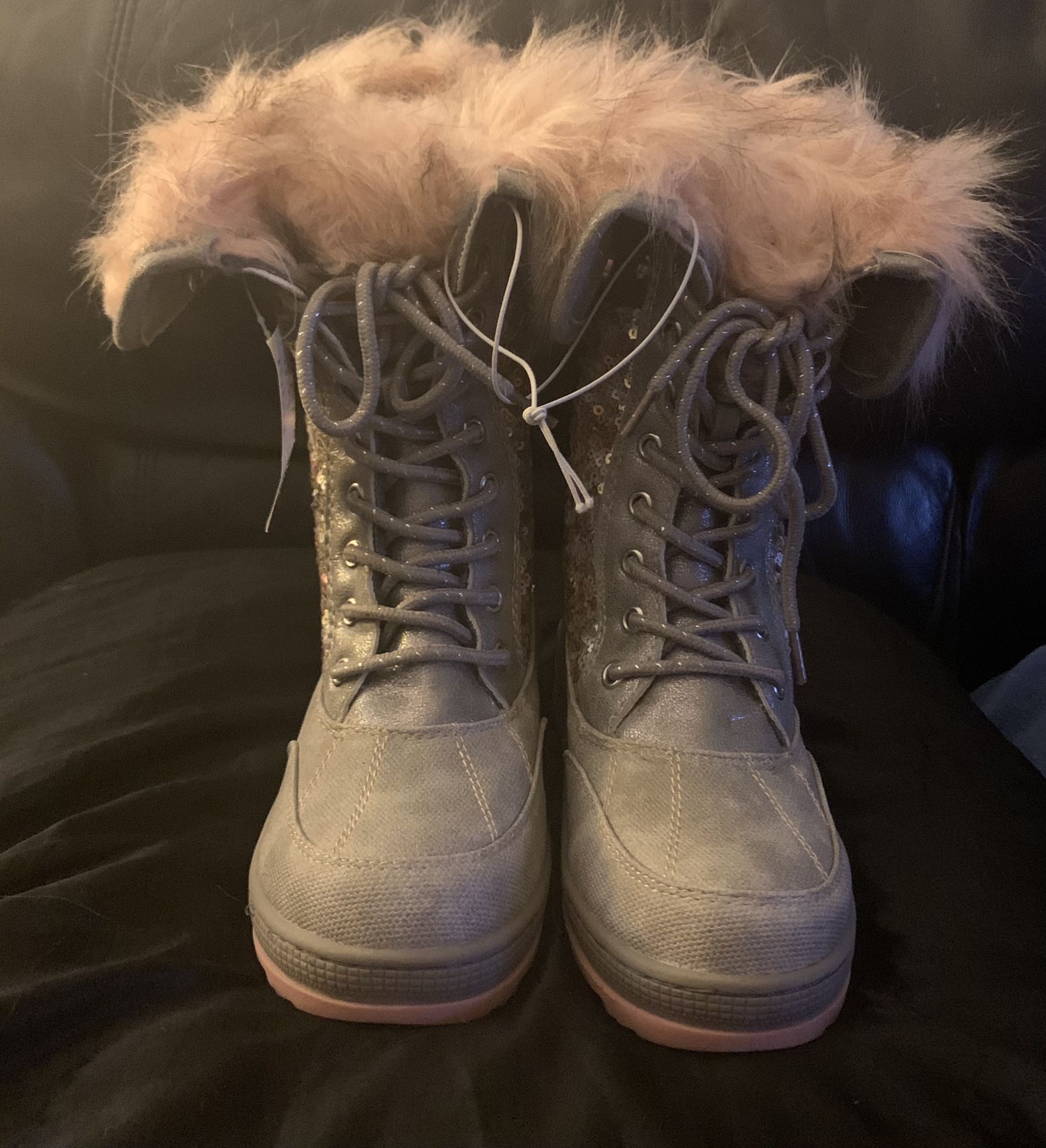 Brand new with tags girls justice brand boots , size 4