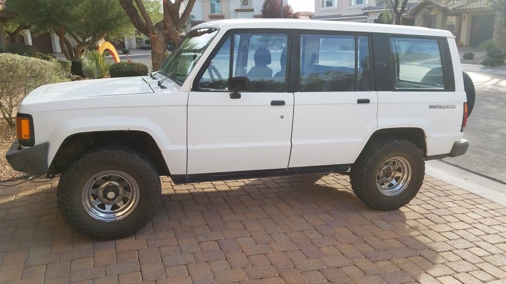 1989 Isuzu Trooper-4WD-Manual/Stick Shift- Runs Great-Clean Title In Hand