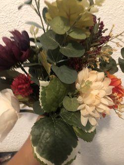 Fake Flower Bouquet  Thumbnail