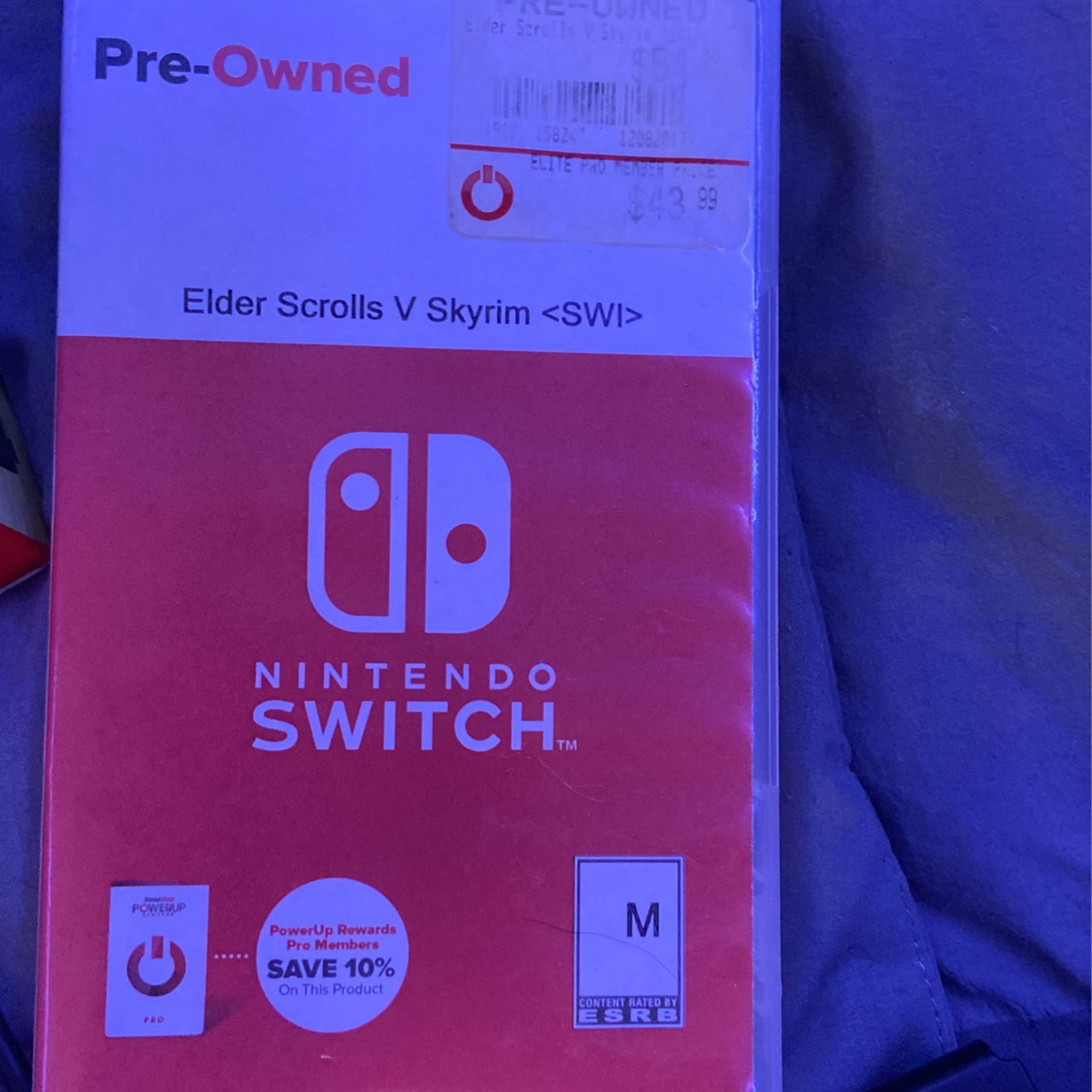 nintendo switch!!! brand new just bought it last month i just never play it!!  comes with 3 games Skyrim , luigi’s mansion, and ninjaco video game