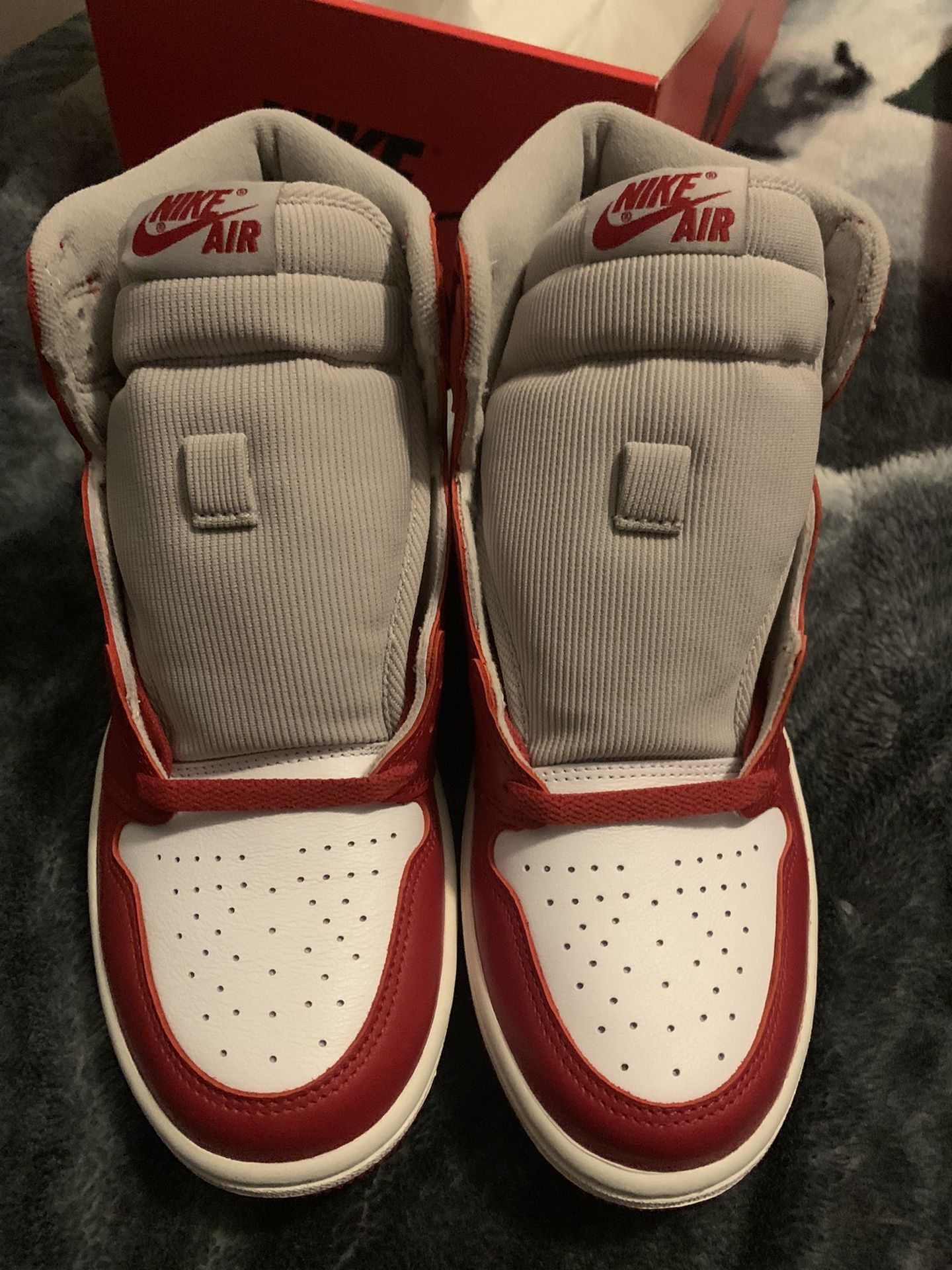air jordan 1 retro high “varsity red”