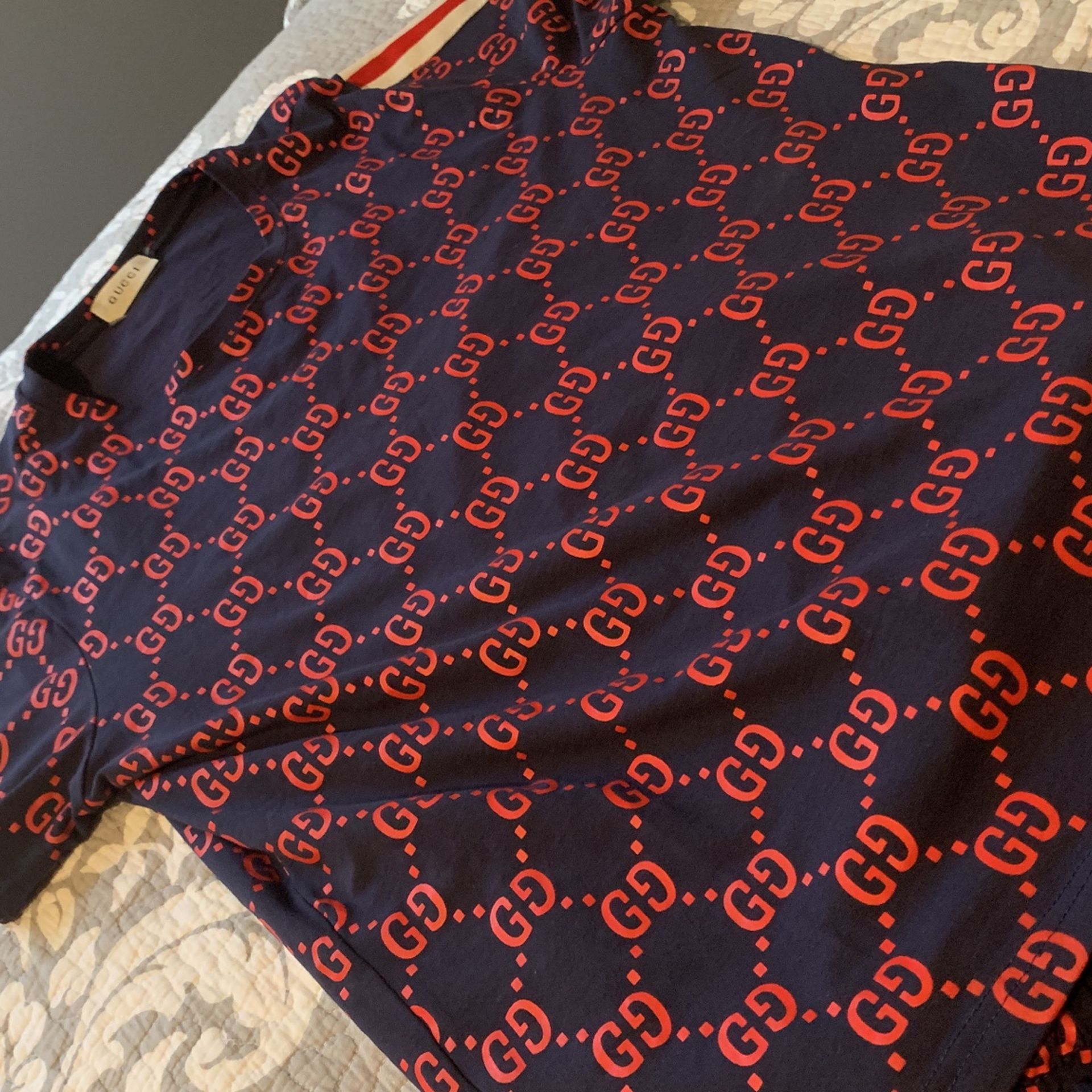 Gucci Fit Shorts And Shirt Size Large