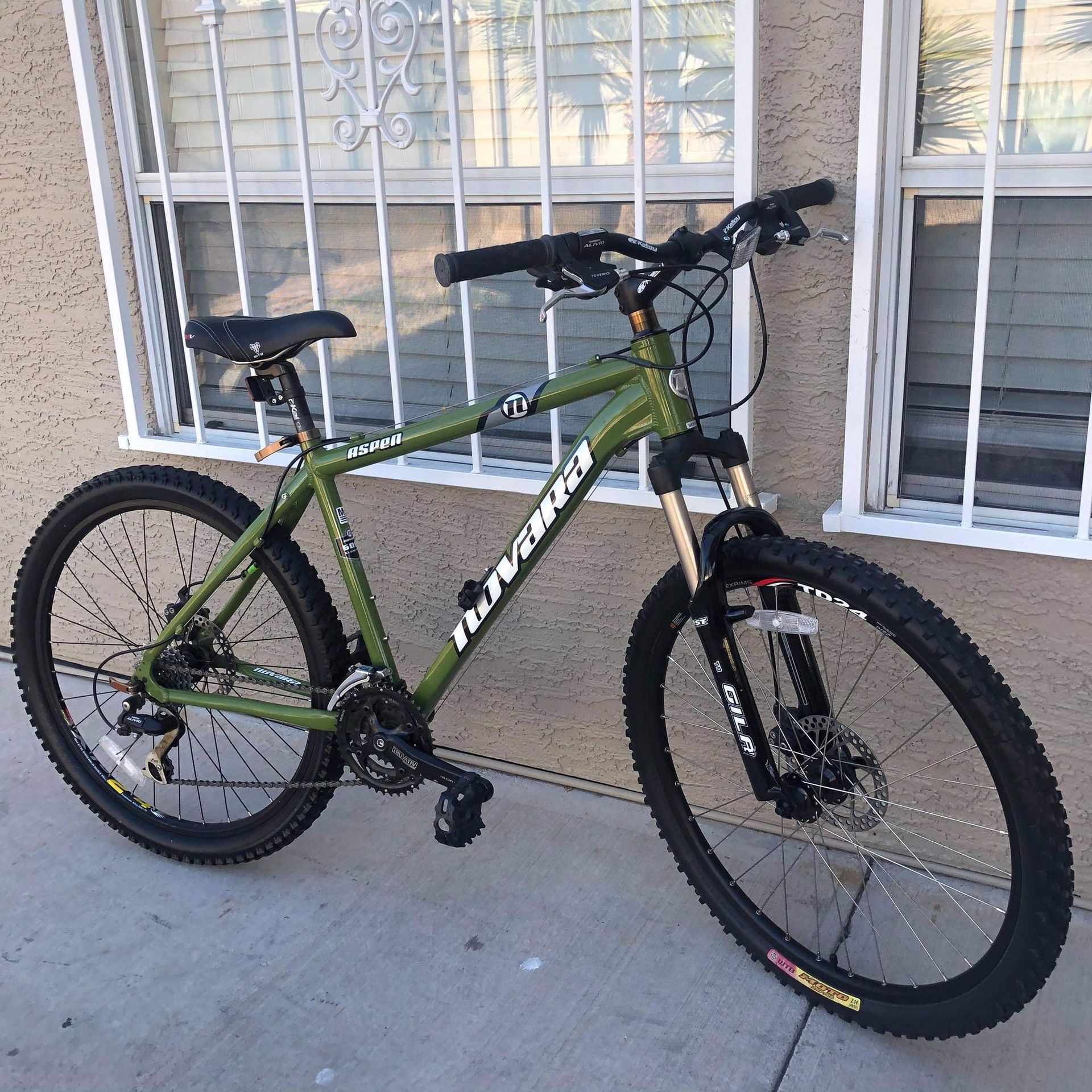 rei novara aspen mountain bike