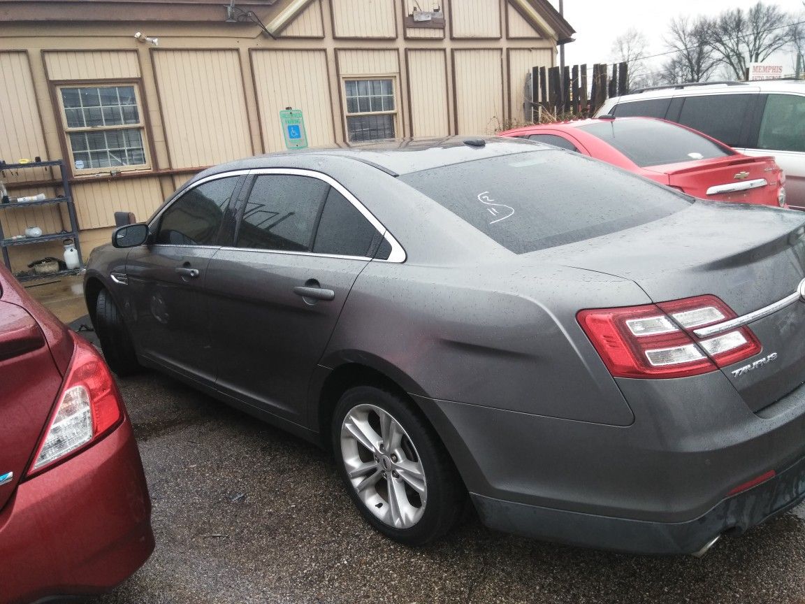 2014 Ford Taurus