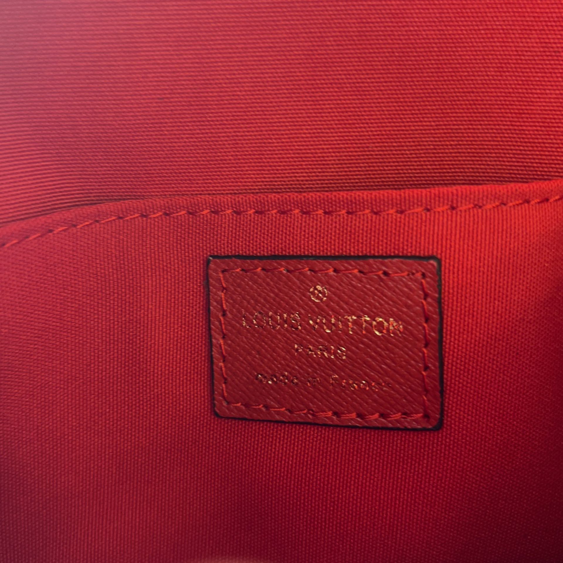 Red Louis Vuitton bag real Italian leather With 44 Inch Golf Chain 