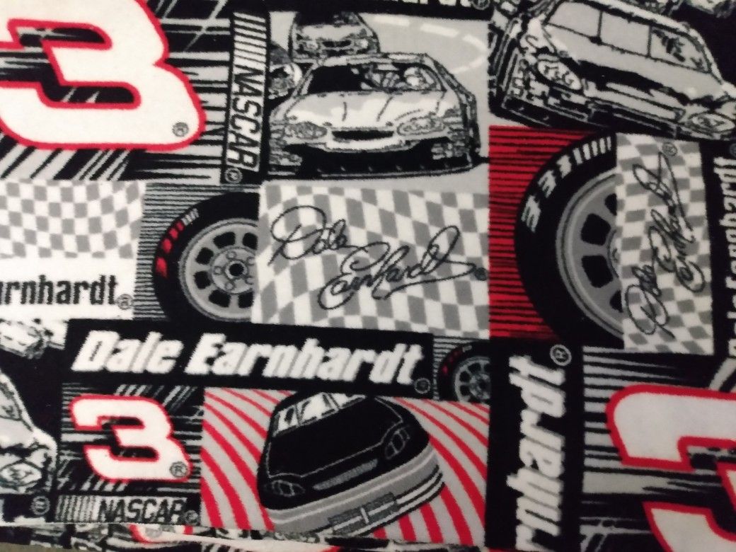 4 1/2' x 5' Dale Earnhardt 3 Soft Lap Throw Blanket