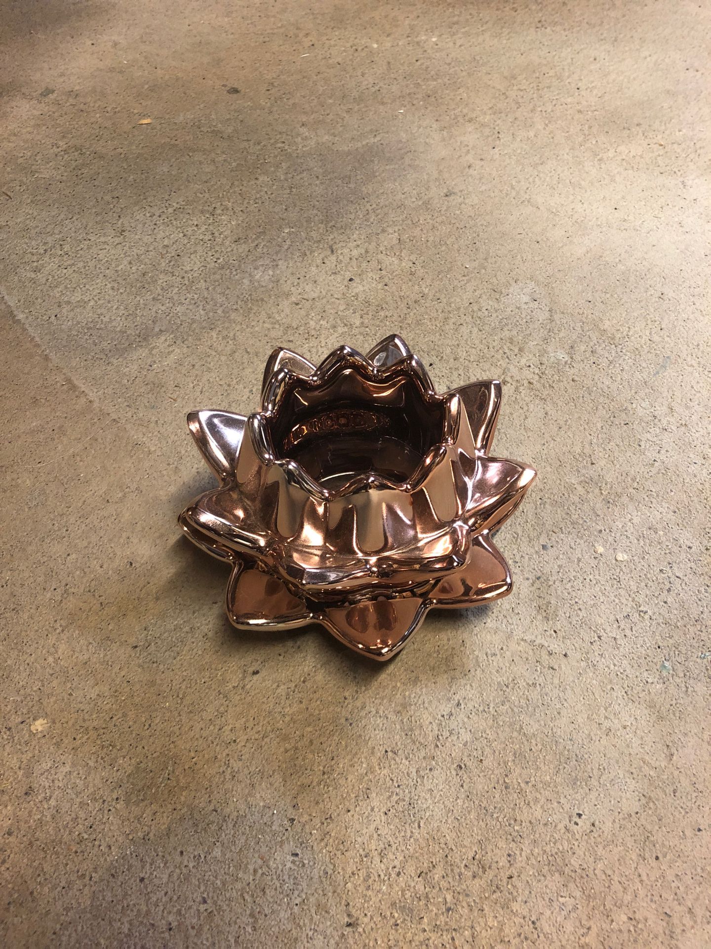 Decorative candle holder