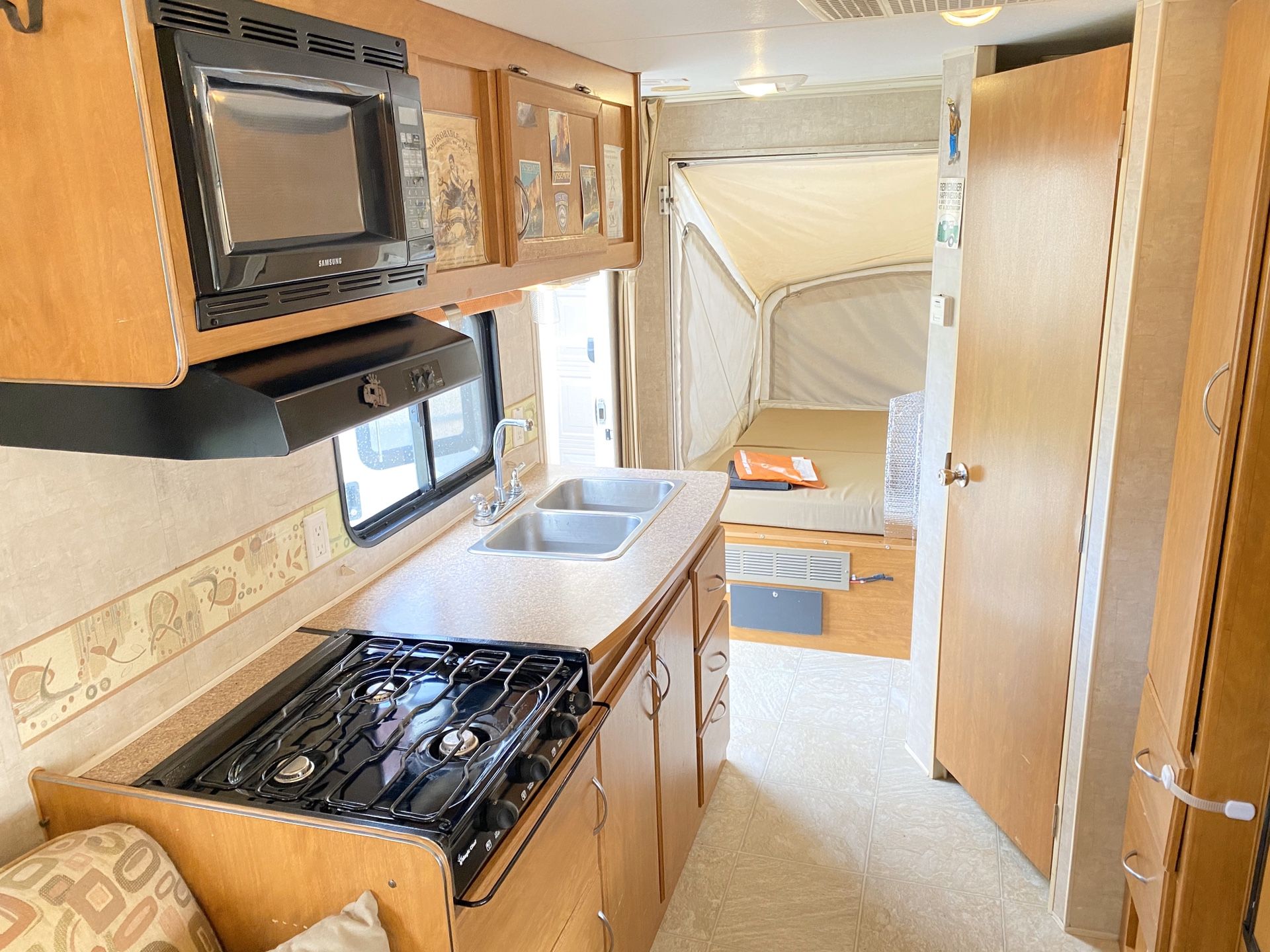 2007 18FT. Travel Trailer Bumper Pull Can tow with SUV for Sale in Rancho Cucamonga, CA OfferUp