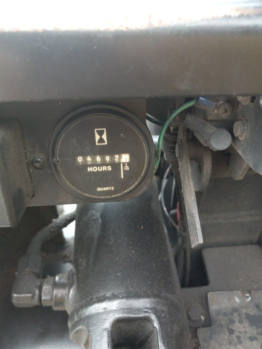 4000 LB. Pneumatic Low Hour Forklift