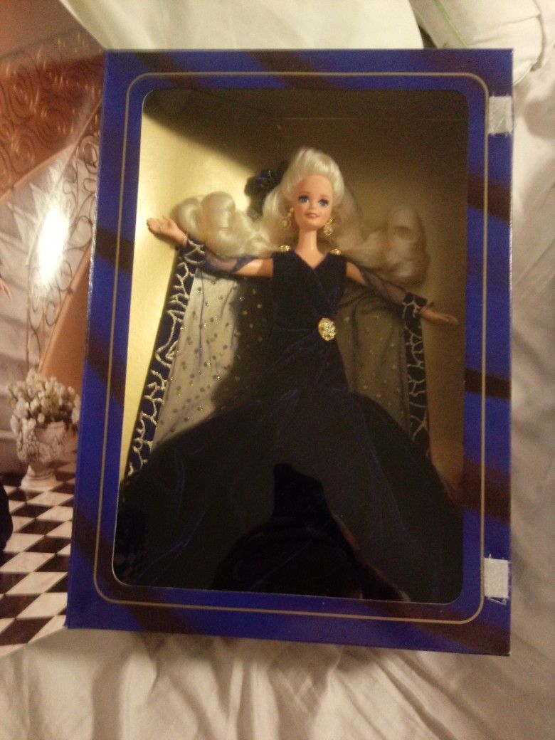 1995 Sapphire Dream Barbie - Society Style Collection - NRFB