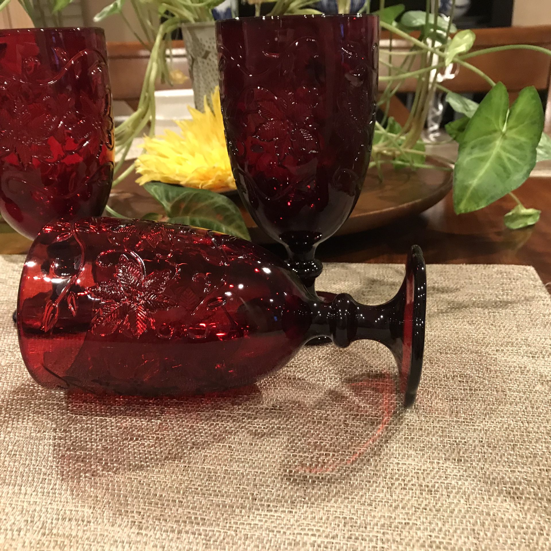 Red crystal stemware glassware Wine glasses poinsettia Flower pattern set of 4