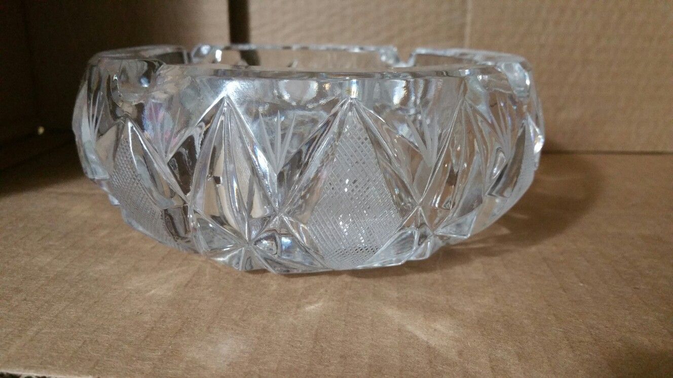 Deep crystal ashtray/candy dish
