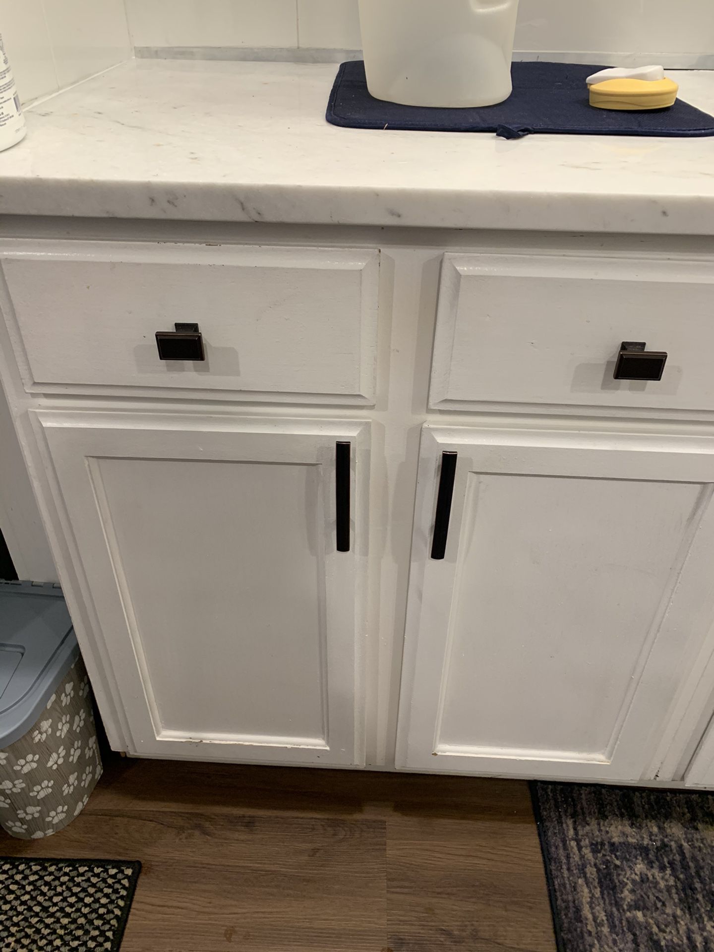 Kitchen cabinet hardware