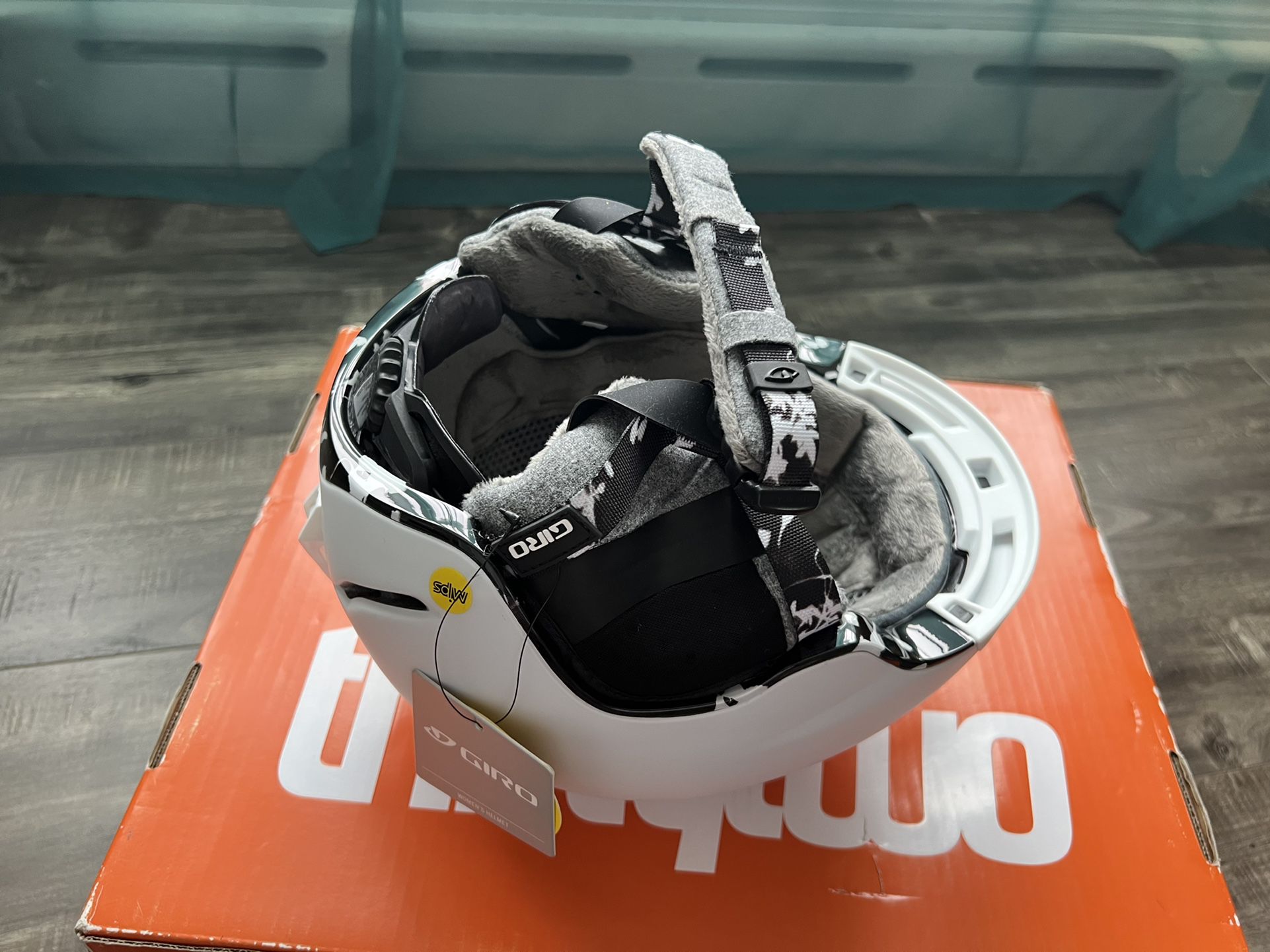 Giro Snow Helmet