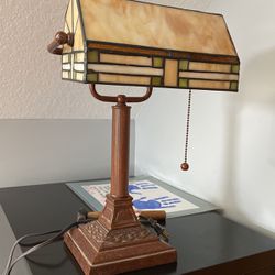 Beautiful stained-glass lamp Thumbnail