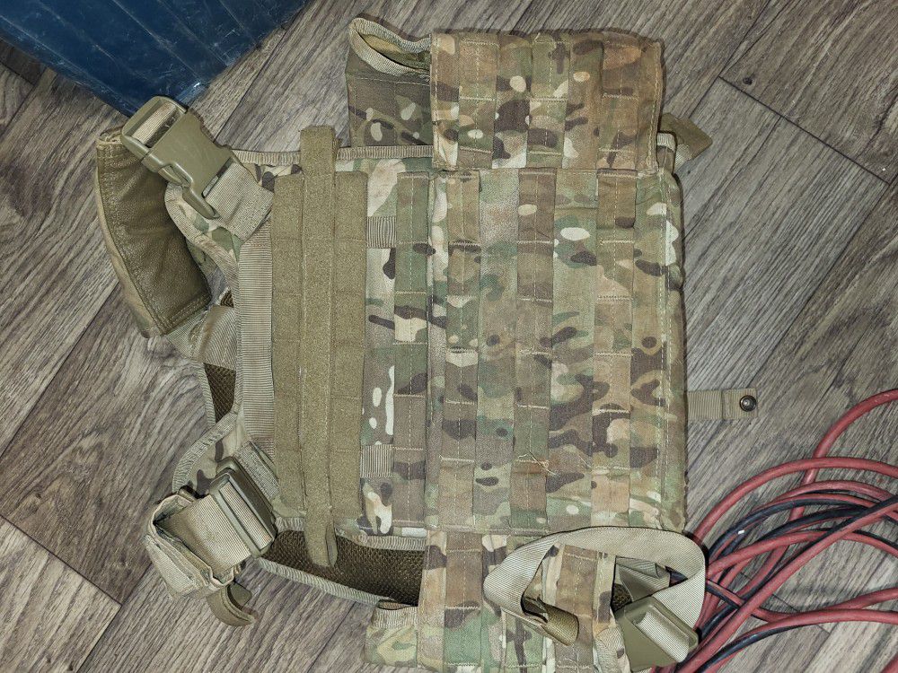 Tactical Vest With Sleeves For Plates