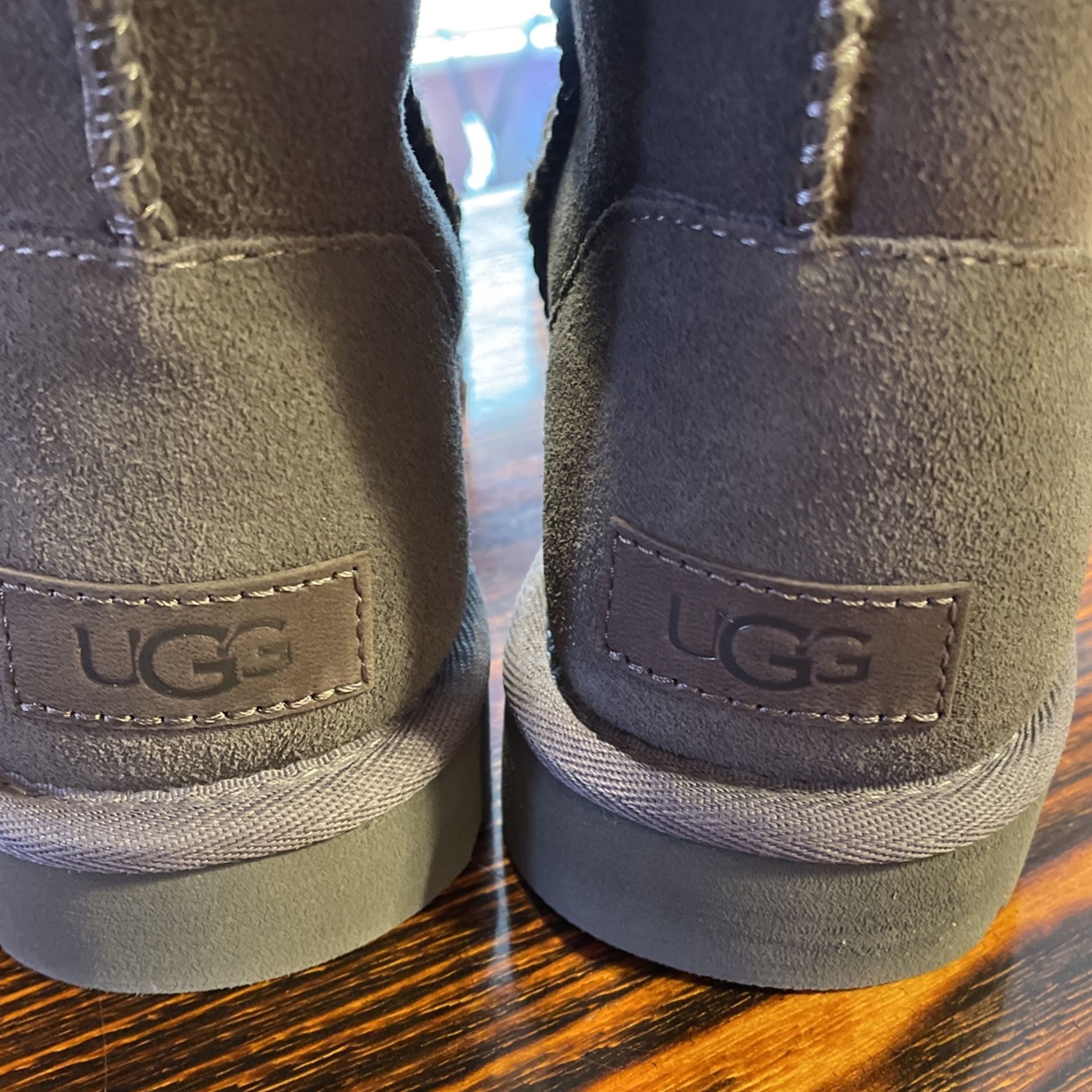 NEW GREY UGG BOOTS SIZE 7