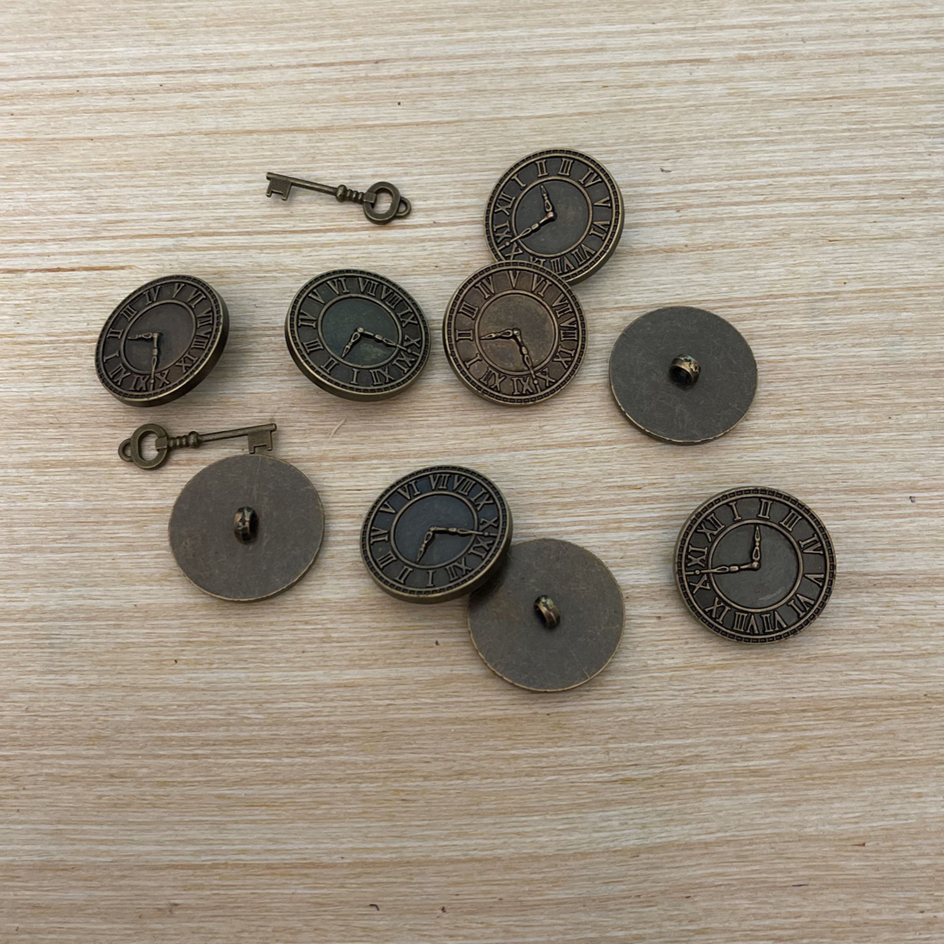 Mini vintage Clock Buttons