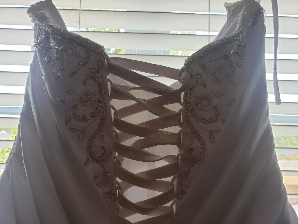 Brand New Wedding Dress Size 16