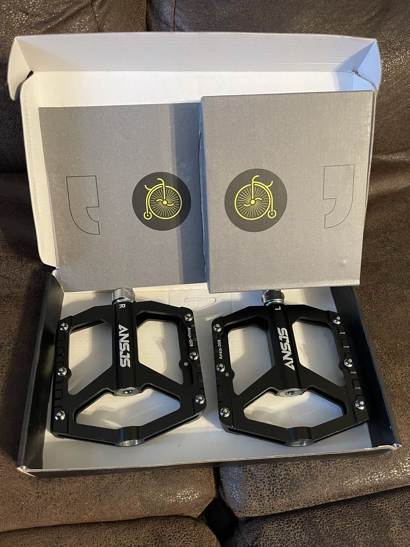 NEW Ansjs Aluminum Bike Pedals