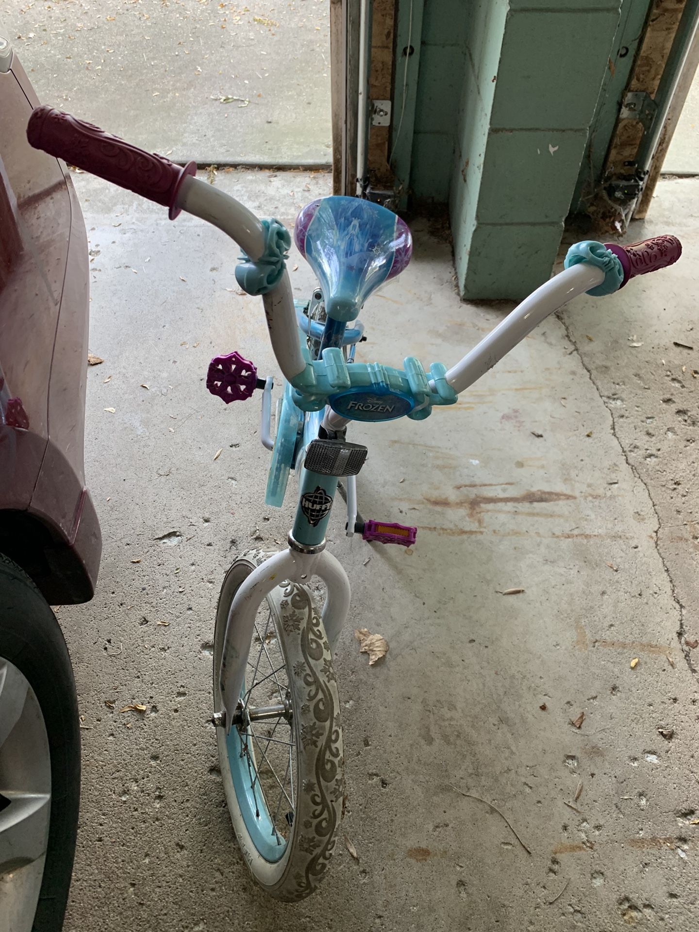 Girls Bicycle 16” Wheels w/training wheels