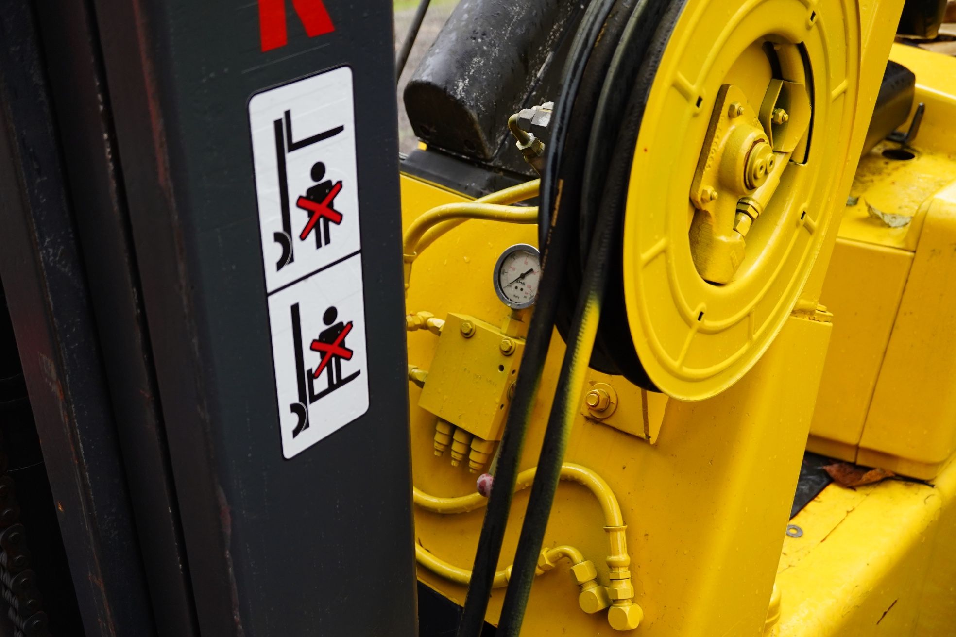 8000 Lb Heavy Forklift, Hyster 50 Runs In Perfect Condition