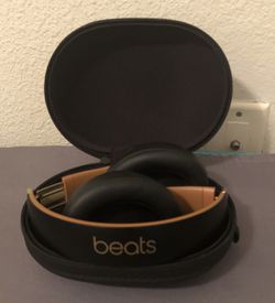 Beats Studio 3 Wireless Over The Ear Headphones (Like New! I Just Opened Them But I’m Using My New Air Pod Pros) Thumbnail