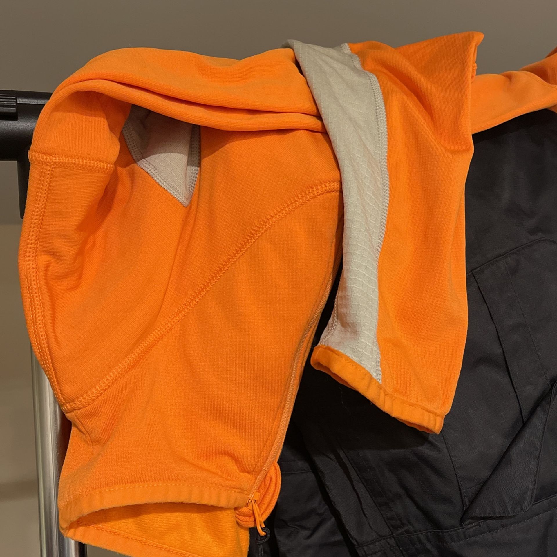 Skiing Jackets,fleeces ,pants , hats/masks SizeS/M