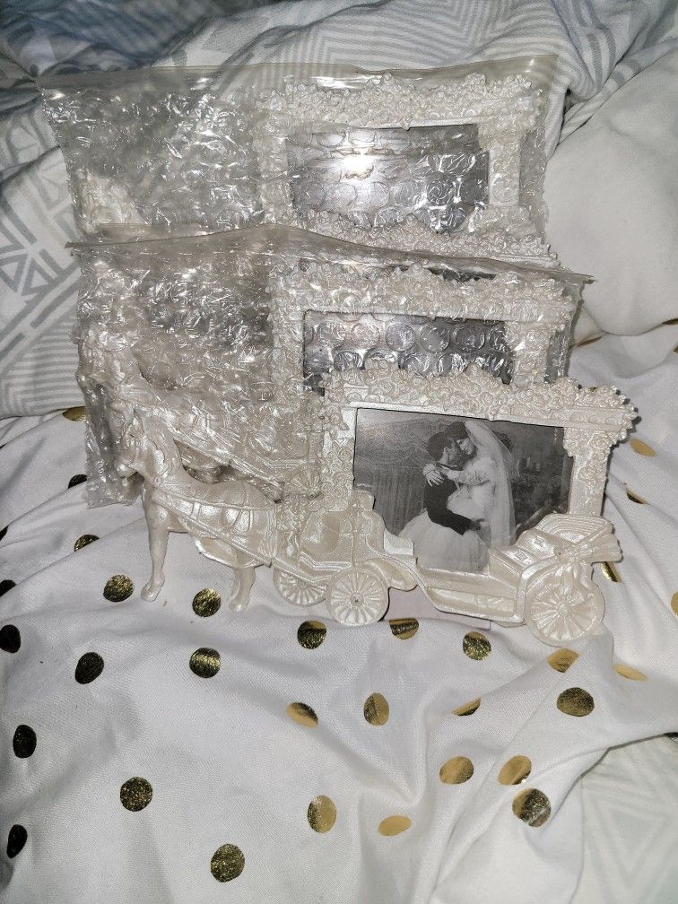 2001 Horse And Carriage Wedding Frame