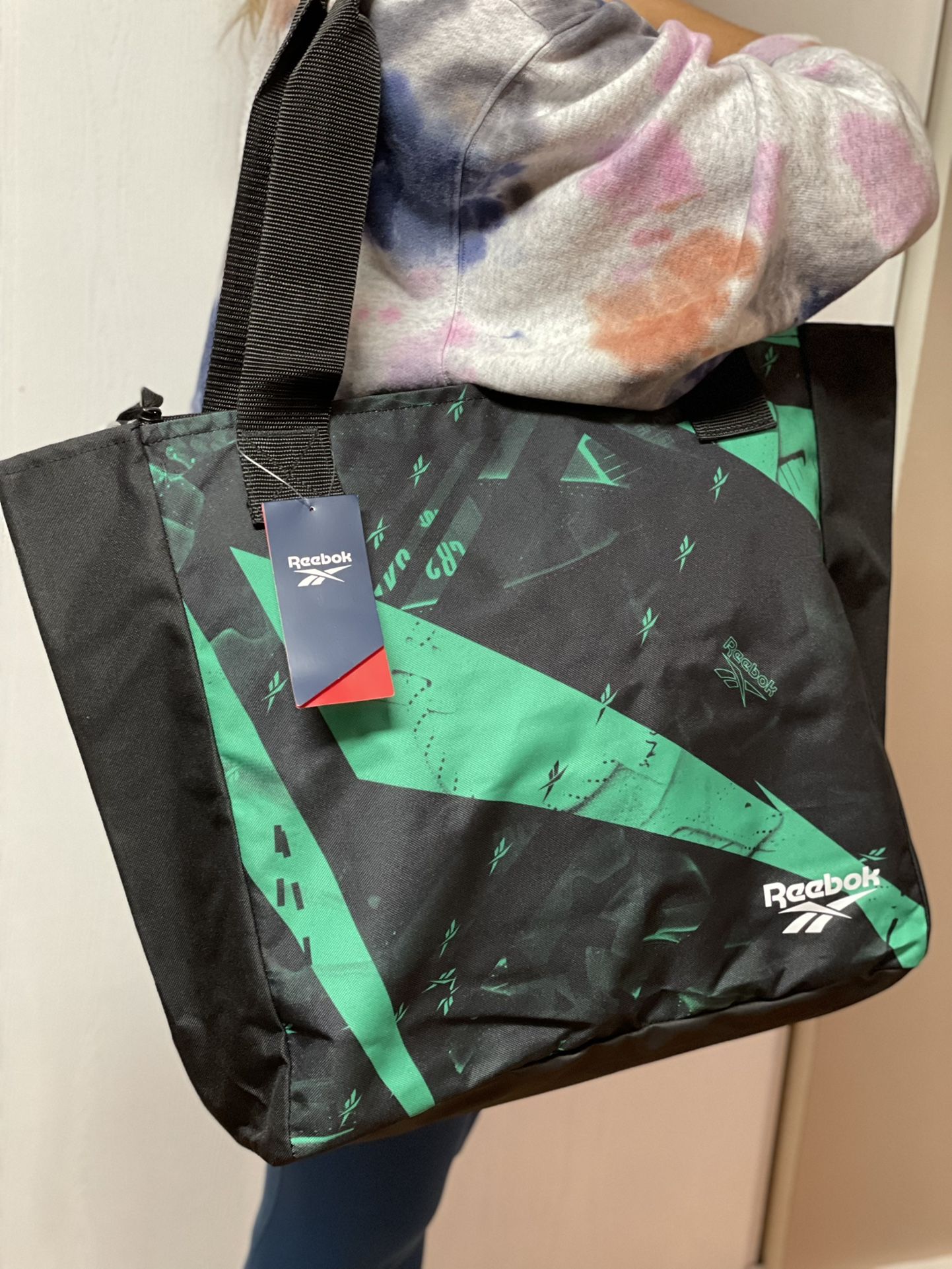 Brand New Reebok Tote Bag/purse With Zipper