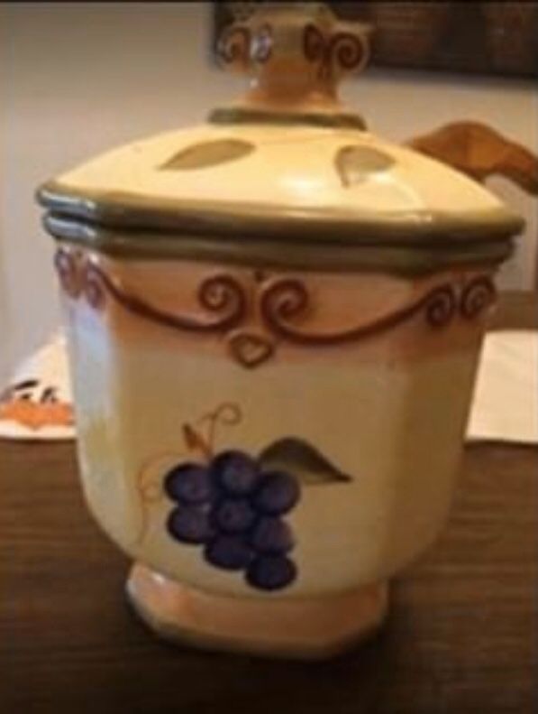 Ceramic Storage / Cookie Jar