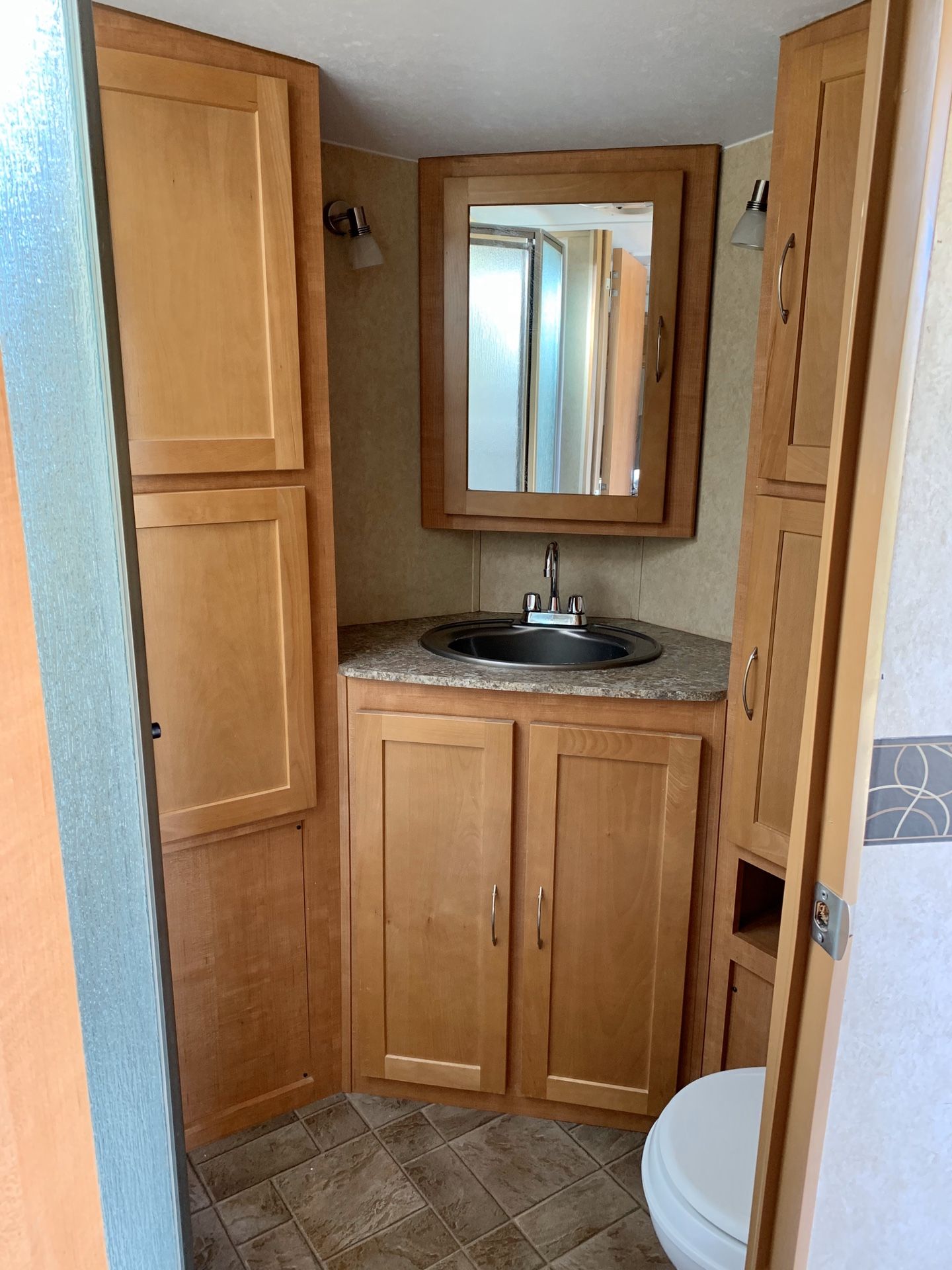 2009 CRUISER VIEWFINDER V21FB TRAVEL TRAILER 23’ for Sale in El Cajon