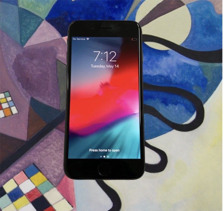 iPhone 8 (64 GB) Unlocked With Warranty
