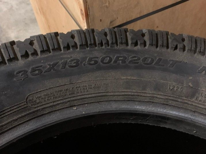 35x13.5 R20LT Tires