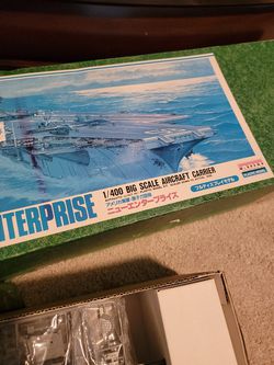 Model USS ENTERPRISE.. NEW AND COMPLETE  Thumbnail