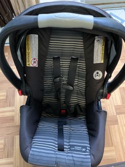 Graco Car seat With Base Thumbnail