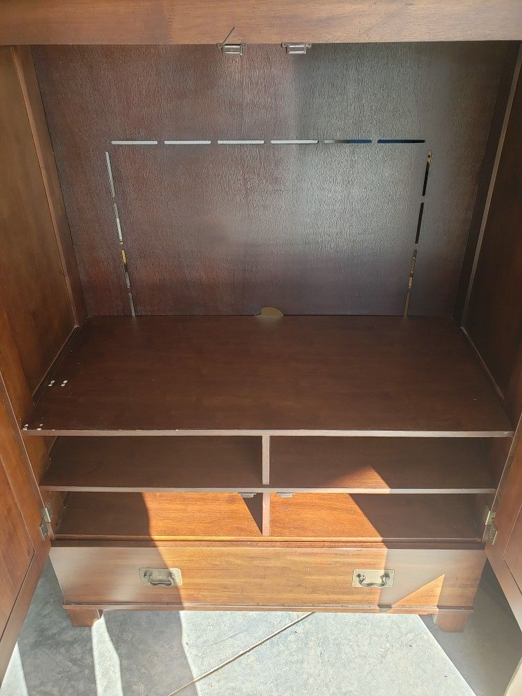 Beautiful Solid Wood Antique TV Cabinet