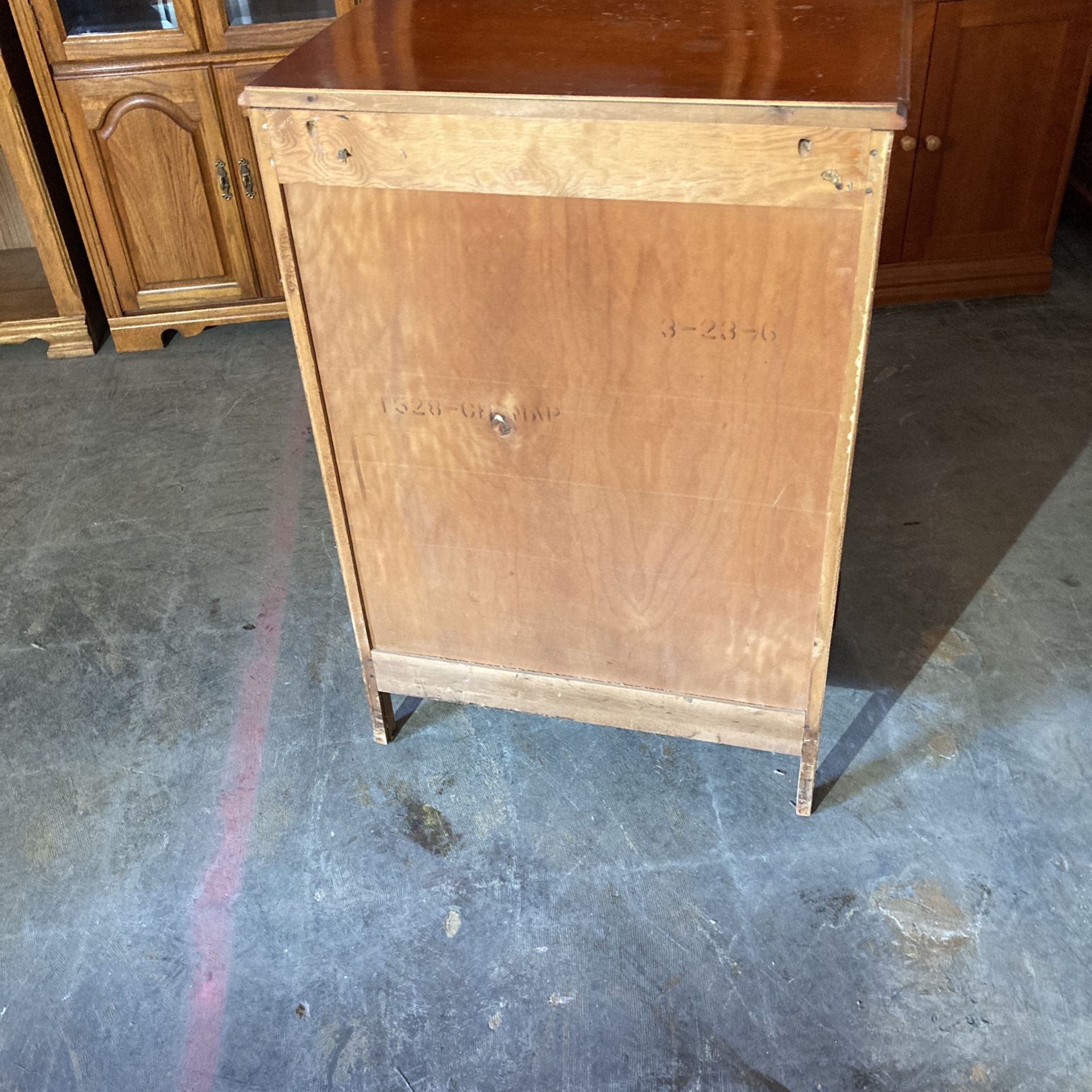 Pine dresser