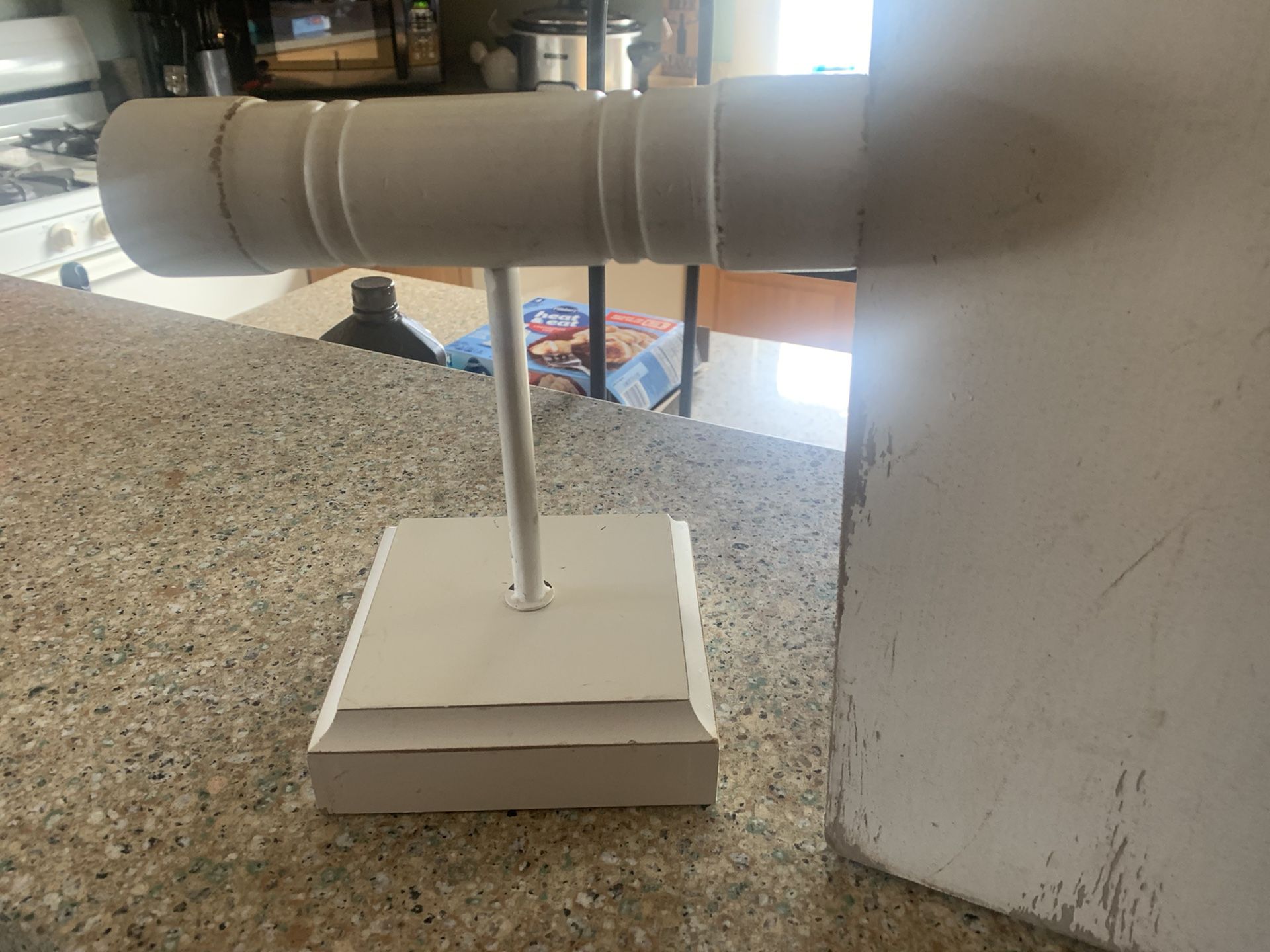 Disstressed Necklace And Bracelet Holder