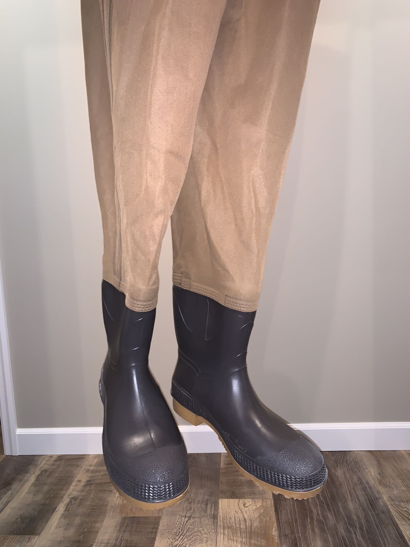 Chest Waders Insulated Size 10 - Redball